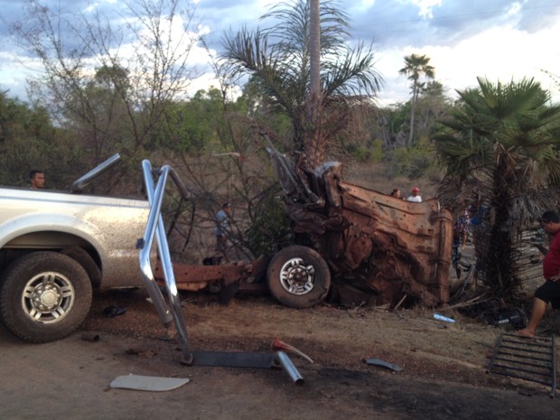 Acidente na BR-343, entre Altos e Campo Maior (Foto: Ellyo Teixeira)