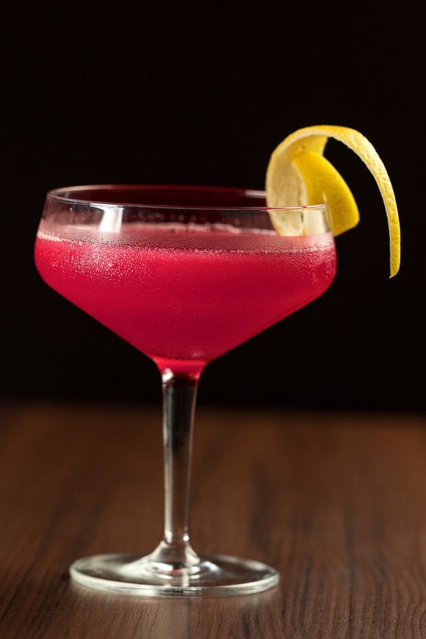 Prepare Um Drinque Pink Para Celebrar O Outubro Rosa Vogue Viagem E Gastronomia