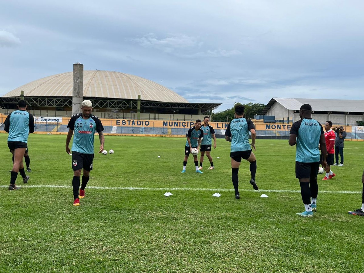 river-pi-perde-atleta-antes-de-partida-com-comercial-pi-pelo-piauiense