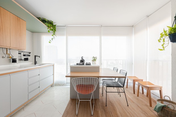 Paleta clara e boas ideias em apê de 38 m²  (Foto: FOTOS Gisele Rampazzo)