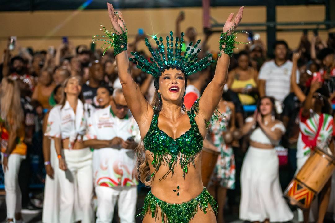 Paolla Oliveira no ensaio técnico da Grande Rio para o carnaval 2025
