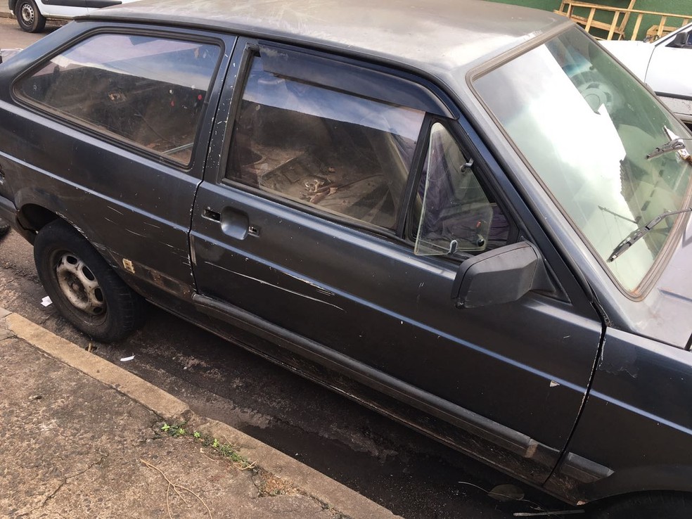 Recolhimento de veículos abandonados teve início nesta segunda-feira (23), em Presidente Prudente (Foto: Valmir Custódio/G1)