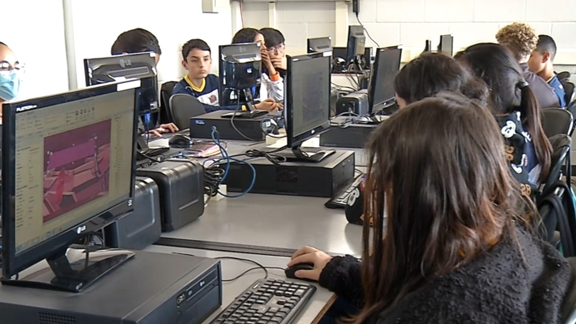 Tecnologia abre espaço para o desenvolvimento de jovens inventores no Alto Tietê