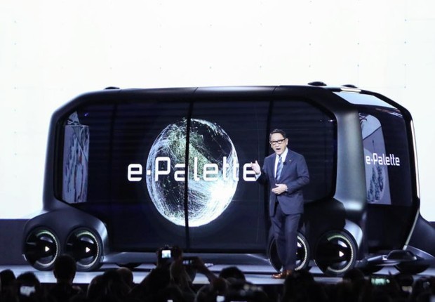 O veículo elétrico e autônomo divulgado pela Toyota, chamado e-Palette (Foto: Reprodução/Instagram)
