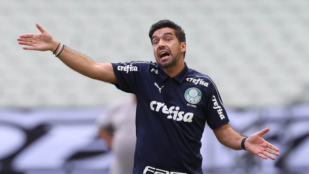Abel lamenta gols perdidos em derrota e diz que Palmeiras 