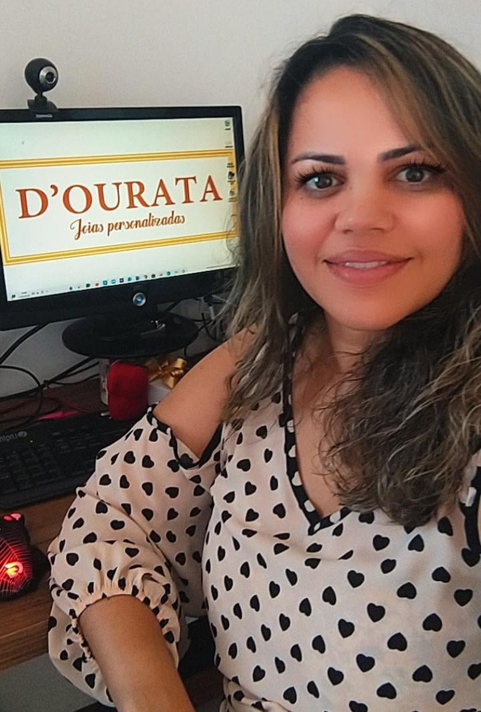 Tatiane Sampaio Saturnino, dona de uma empresa de joias personalizadas — Foto: Arquivo Pessoal 