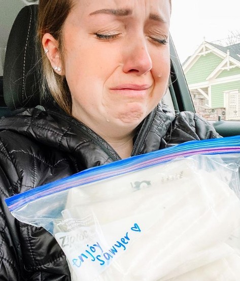 Lex Fitzgerald postou relato emocionado ao receber doação de leite de outra mãe (Foto: Reprodução/Instagram/Lex Fitzgerald)