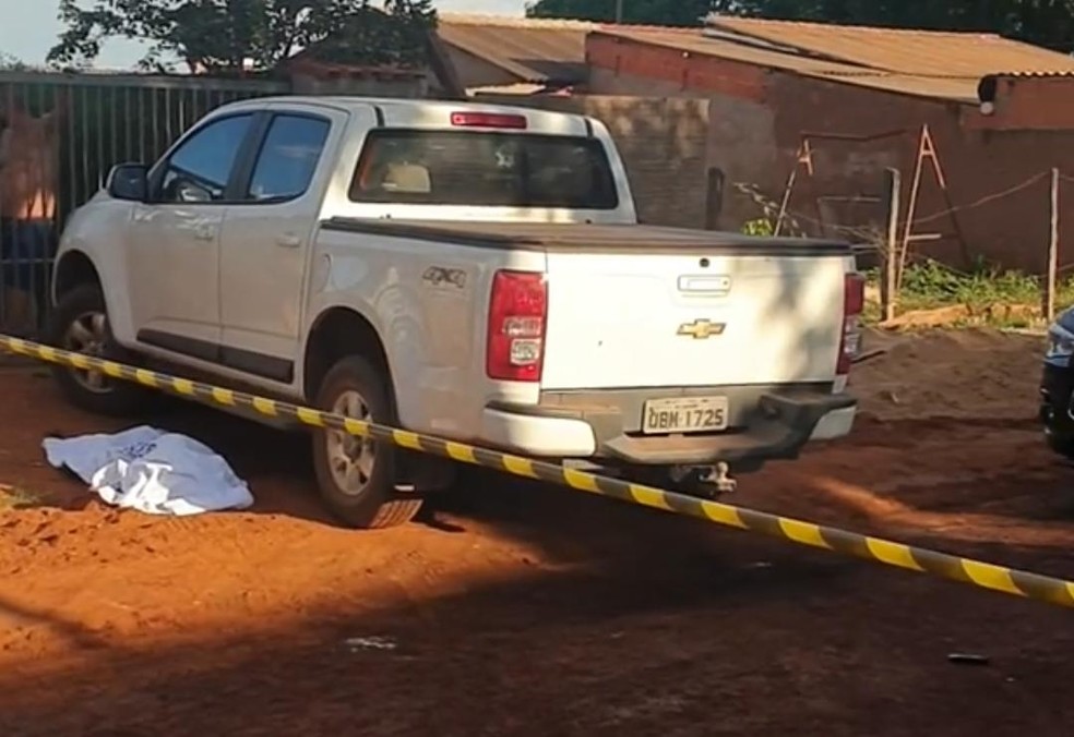 Crime aconteceu enquanto empresário descia do veículo em que estava — Foto: Divulgação