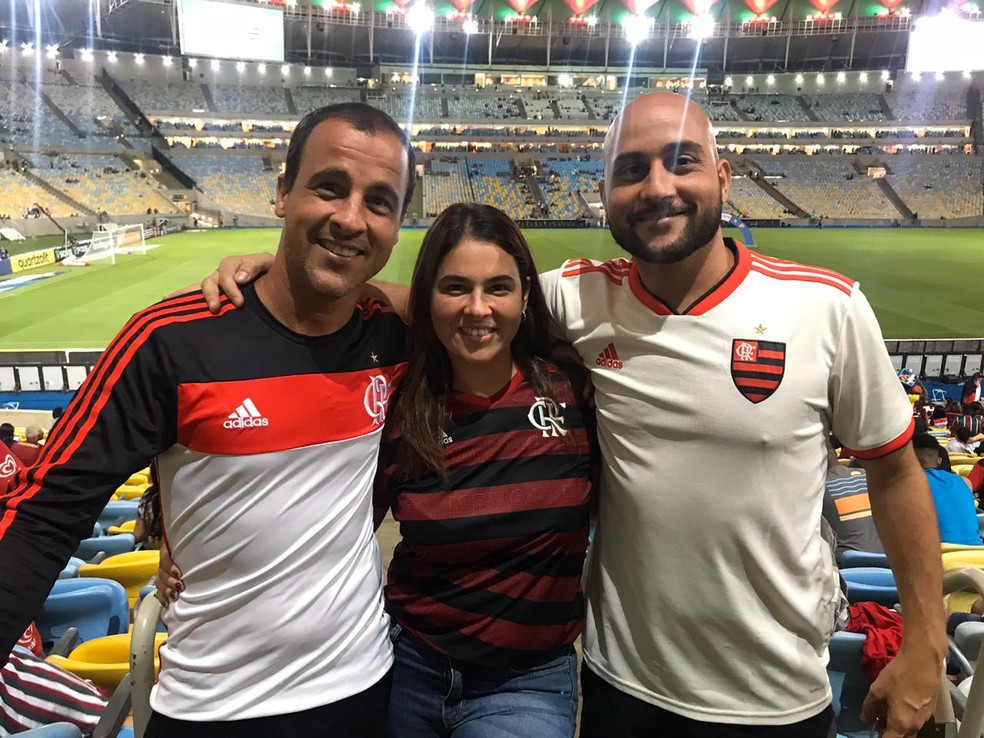 Deco, &agrave; esquerda, e seus irm&atilde;os no Maracan&atilde; &mdash; Foto: Arquivo pessoal