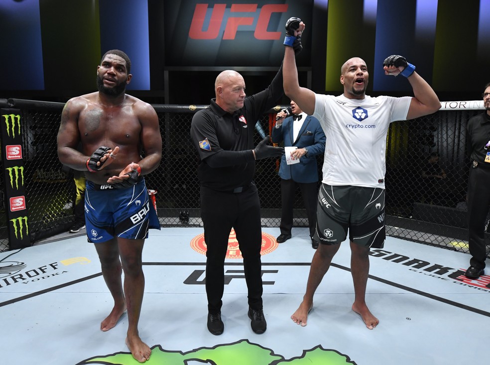 Rodrigo Zé Colmeia venceu Alan Baudot por nocaute técnico a 1m29s do R2 — Foto: Getty Images