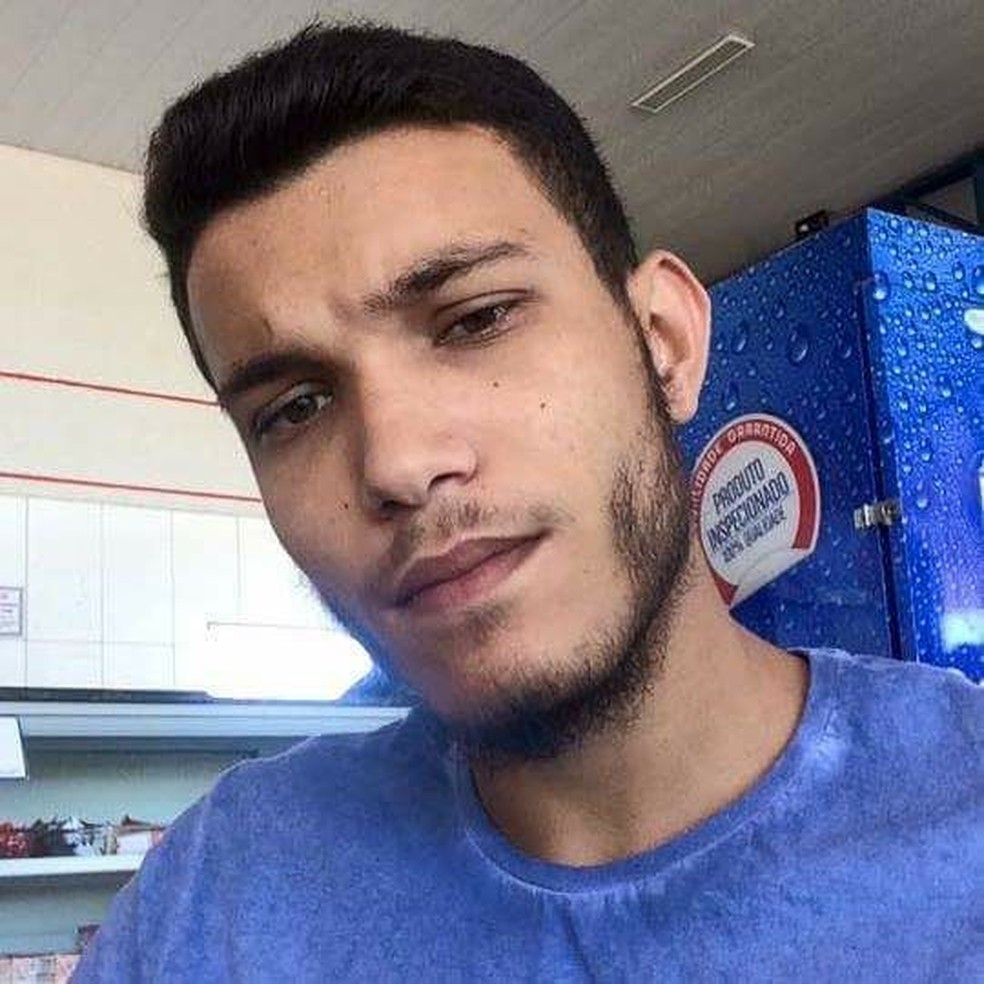 Jovem foi assassinado em uma distribuidora de bebidas em Palmas (Foto: Reprodução/Facebook)