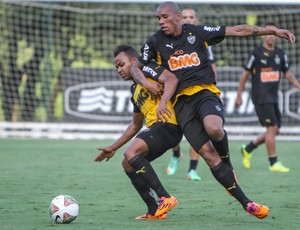 Émerson da Conceição e Fernandinho, do Atlético-MG (Foto: Bruno Cantini \ Flickr do Atlético-MG)