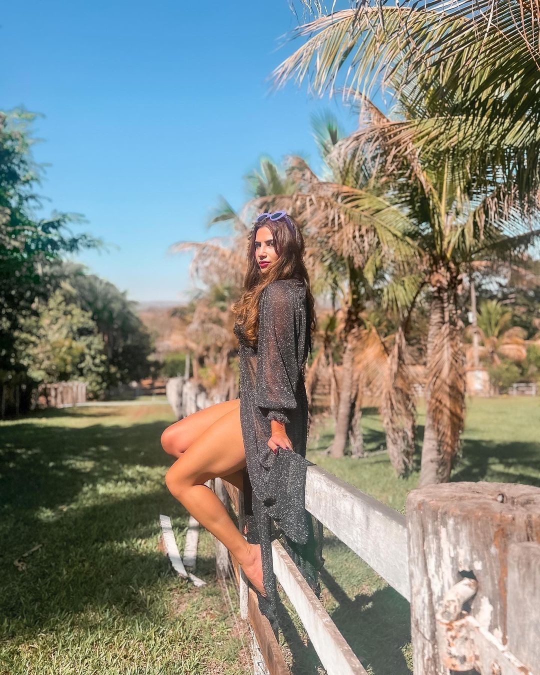 Jéssica Beatriz Costa posou de biquíni na fazenda do cantor Leonardo (Foto: Reprodução/Instagram)