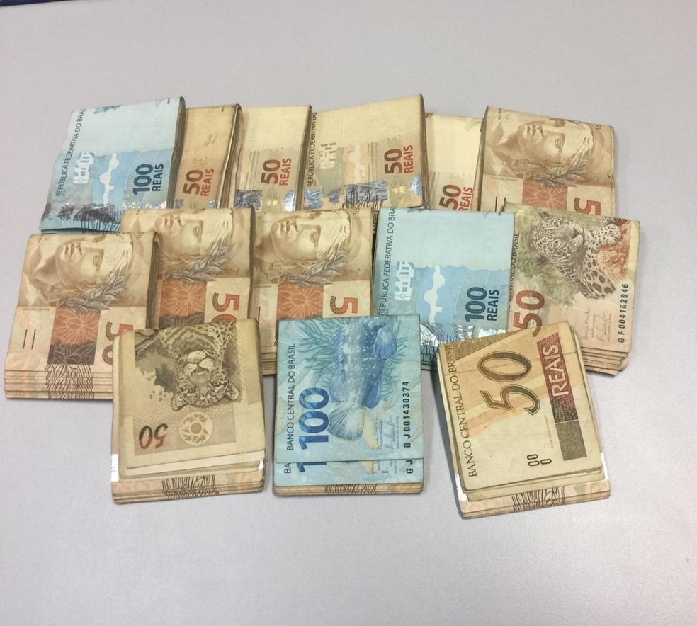Dinheiro em Araçariguama foi apreendido pela polícia — Foto: Arquivo pessoal