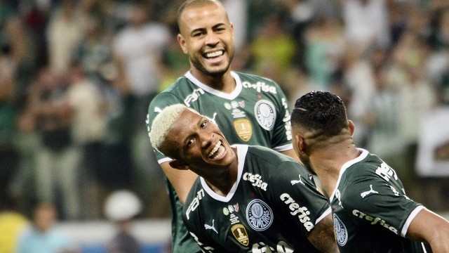 Gol de Danilo em Palmeiras x Athletico