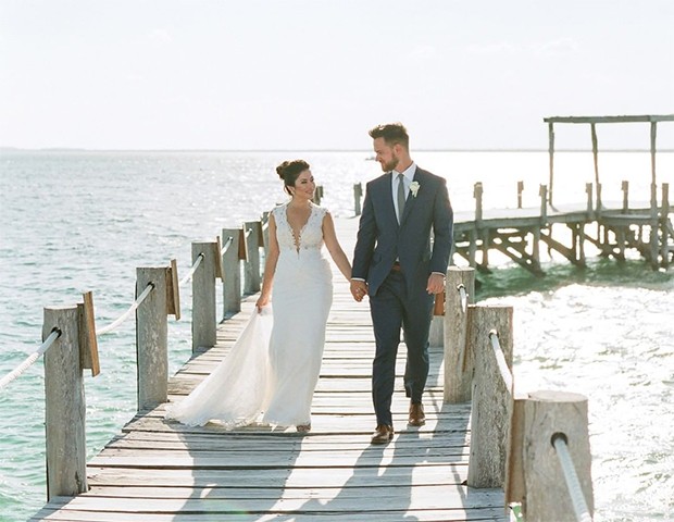 Casamento na praia: saiba como escolher o vestido de noiva ideal - Revista  Marie Claire