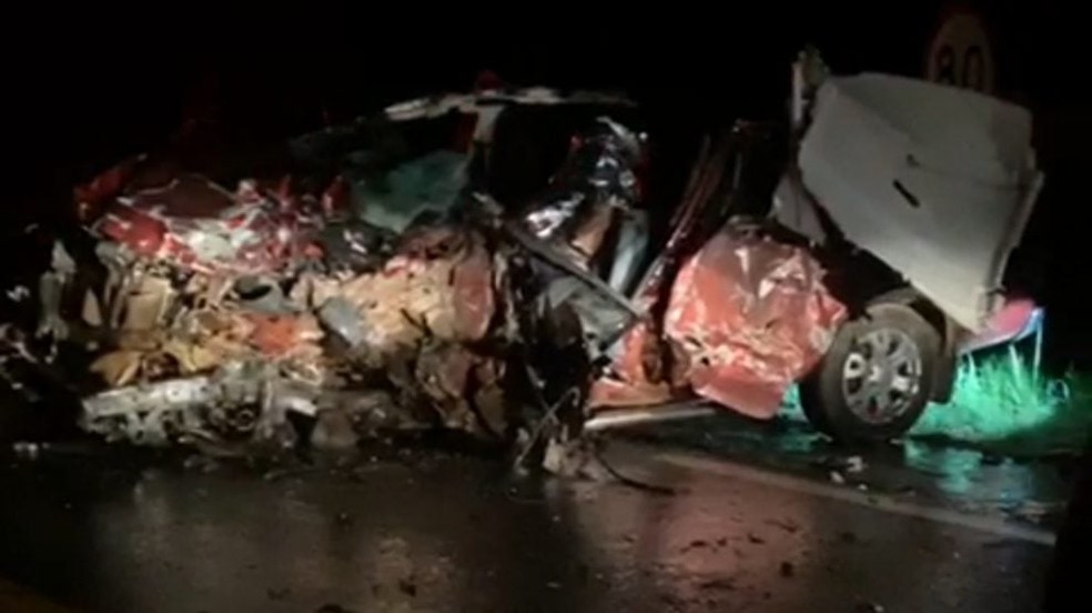 Veículo ficou destruído após acidente que vitimou Huirian  — Foto: Facebook/Reprodução