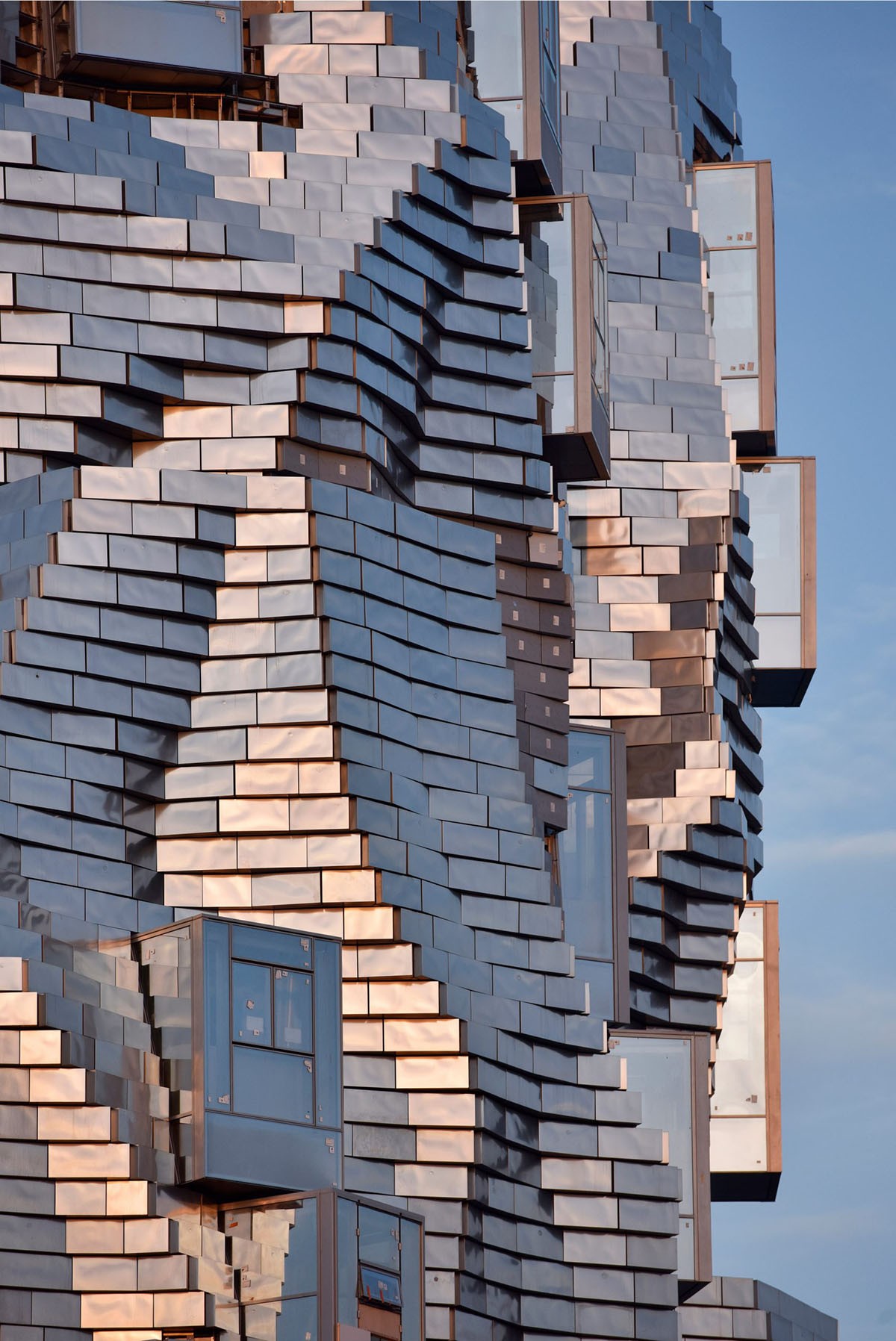Torre retorcida de Frank Gehry está quase pronta (Foto: Reprodução)