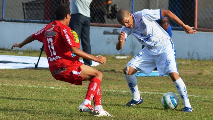 Sergipe teve dois jogadores expulsos (2) (Foto: Felipe Martins / GloboEsporte.com)
