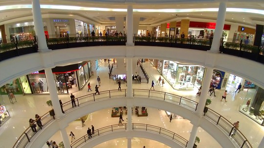 Setor de shoppings se recupera com reajustes de aluguéis apesar do cenário desafiador, diz Fitch 