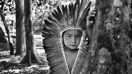Com patrocínio da Natura, exposição de Sebastião Salgado mostra Amazônia conservada e valoriza povos indígenas 