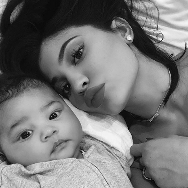 Kylie Jenner e a filha Stormie (Foto: Reprodução/Instagram)