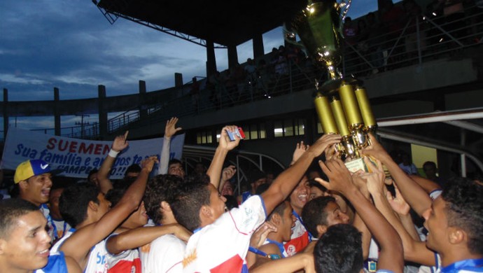 Araguaína comemora título do Estadual Sub-19 (Foto: Lucas Ferreira/TV Anhanguera)