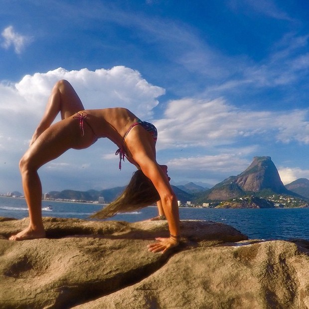 Lorena de frente para o Rio de Janeiro, sua terra natal (Foto: Reprodução/Instagram)