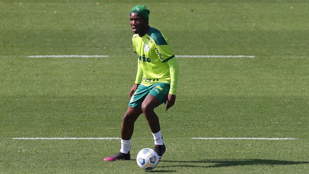 Patrick de Paula durante treino do Palmeiras, na Academia de Futebol — Foto: Cesar Greco