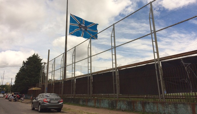 Grêmio lamenta morte de ex-dirigente e põe bandeira a meio mastro