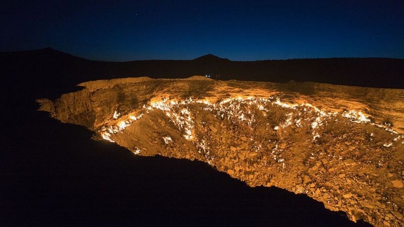 Cratera de Darvaza tem 69 m de largura e 30 m de profundidade (Foto: Getty Images)