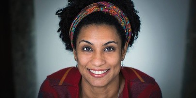 Eleita vereadora do Rio em 2016, com 46 mil votos (5ª candidata mais votada), Marielle Franco (PSOL) teve o mandato interrompido por 13 tiros na noite de 14 de março de 2018, num atentado que vitimou também seu motorista Anderson Gomes — Foto: Márcia Foletto / Agência O Globo