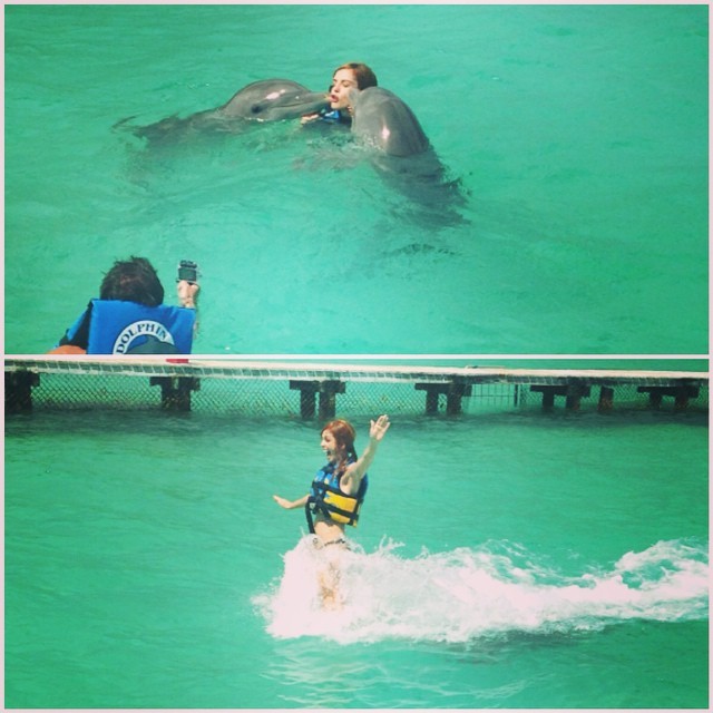 Titi nada com golfinhos (Foto: Reprodução/Instagram)