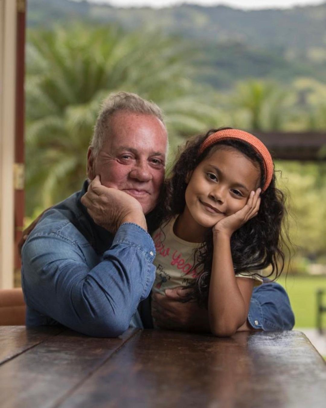 Luiz Fernando Guimarães celebra os 9 anos da filha Olívia (Foto: Reprodução Instagram)