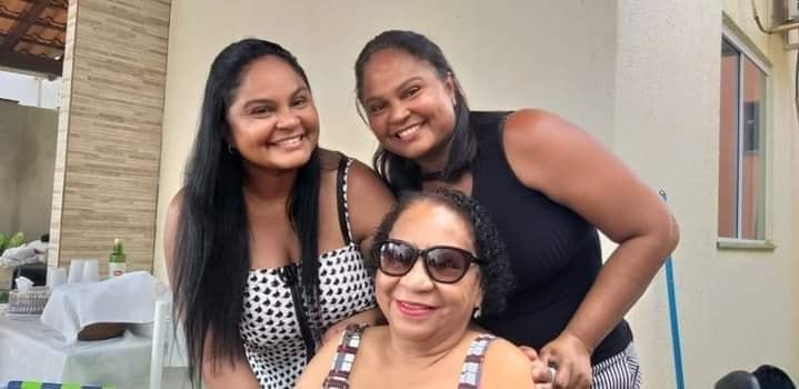 Mãe e duas filhas gêmeas morreram vítimas de covid-19 no Amapá (Foto: Reprodução/Facebook/Marcel Oliveira)