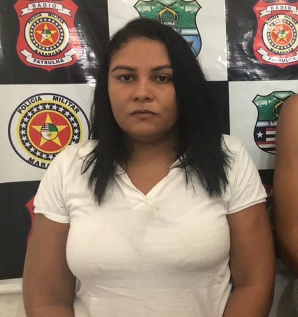 Celma Silva Lopes, de 34 anos, foi detida junto com um adolescente por posse de 12 kg de droga em Imperatriz — Foto: Divulgação/Polícia Militar
