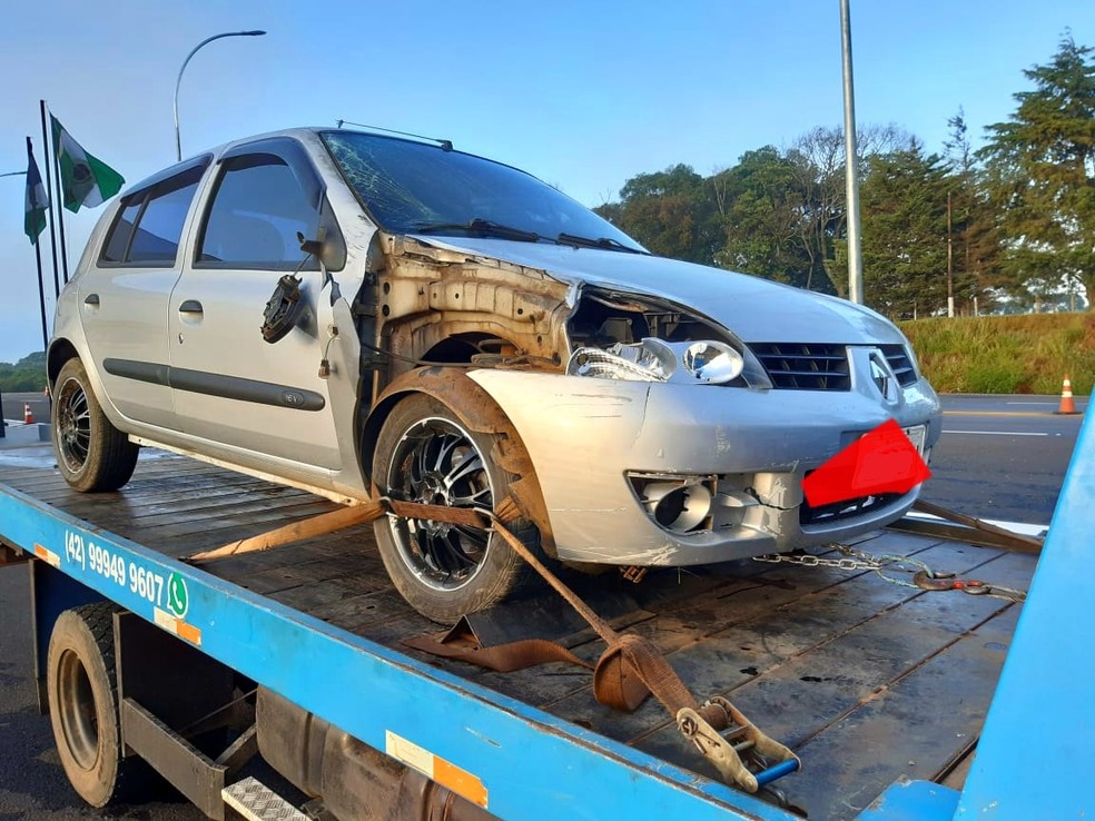 Carro utilizado pelo motorista tem placas de Guarapuava, segundo a PRE — Foto: PRE/Divulgação