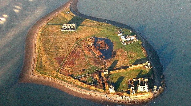 A Ilha Piel é localizada na costa oeste do norte da Inglaterra (Foto: Simon Ledingham/Wikimedia Commons)