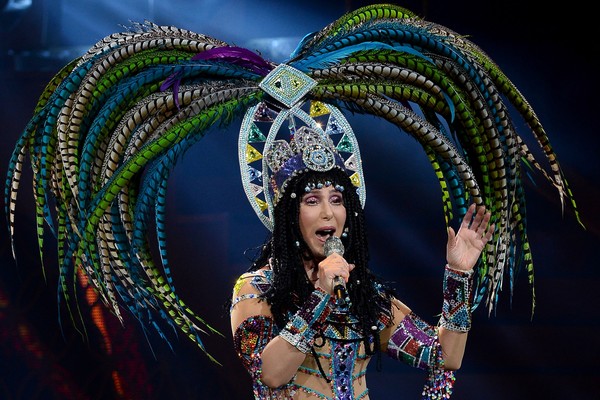 Cher durante apresentação da 'Dressed To Kill Tour' em Las Vegas, em Maio deste ano. (Foto: Getty Images)