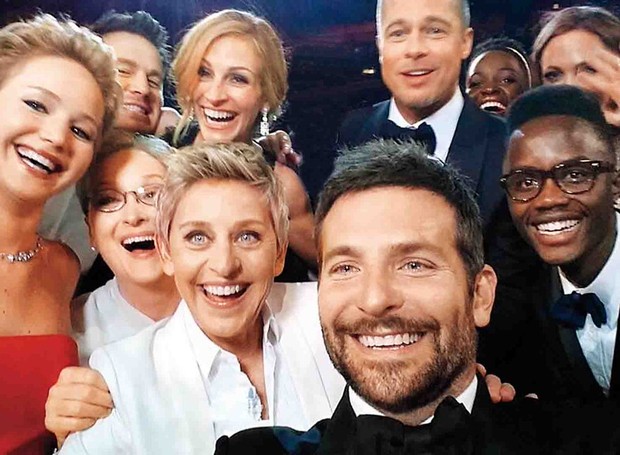 Não estamos falando da icônica selfie do Oscar, mas de que tirar fotos em grupo pode aumentar as chances de contrair piolhos entre crianças e adolescentes (Foto: Twitter/ Reprodução)