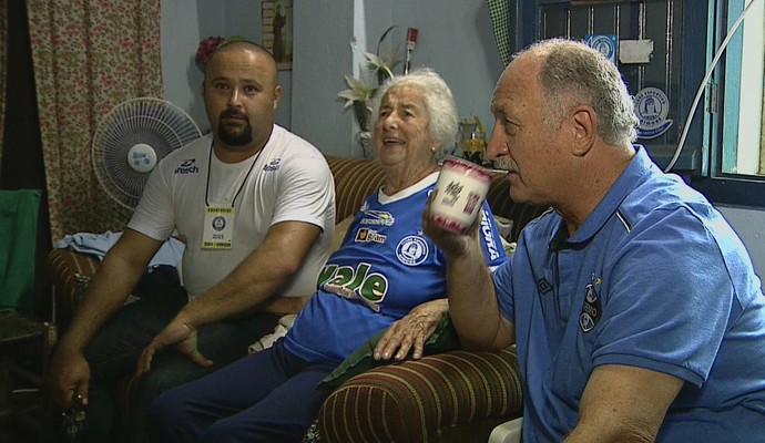 Antes de jogo, Felipão toma café com amiga de 91 anos no estádio Cristo Rei