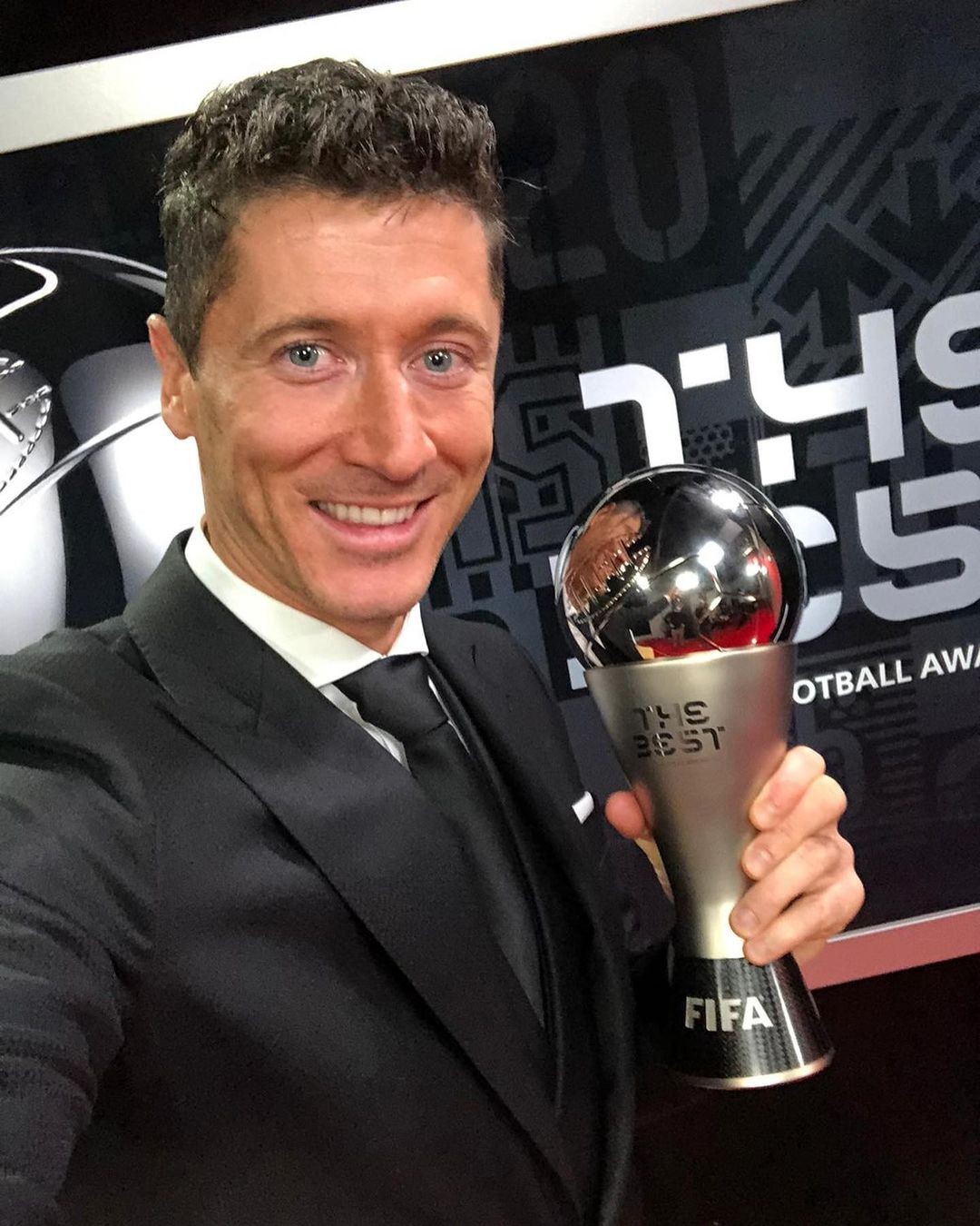 Lewandowski é eleito melhor jogador do mundo pela Fifa