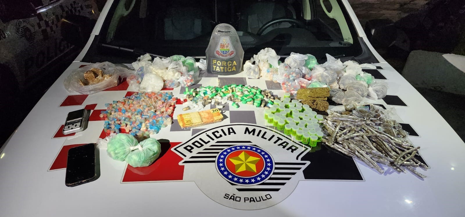 Homem é preso com quase 3 kg de drogas na mochila em São Sebastião, SP