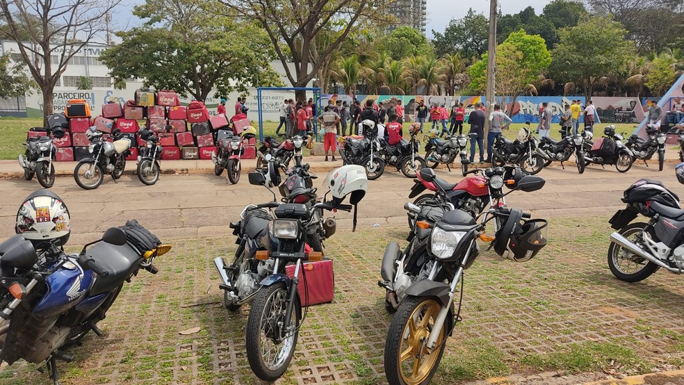 Motociclistas fizeram protesto neste sábado (11), no Parque do Povo, em Presidente Prudente — Foto: Aline Costa/G1