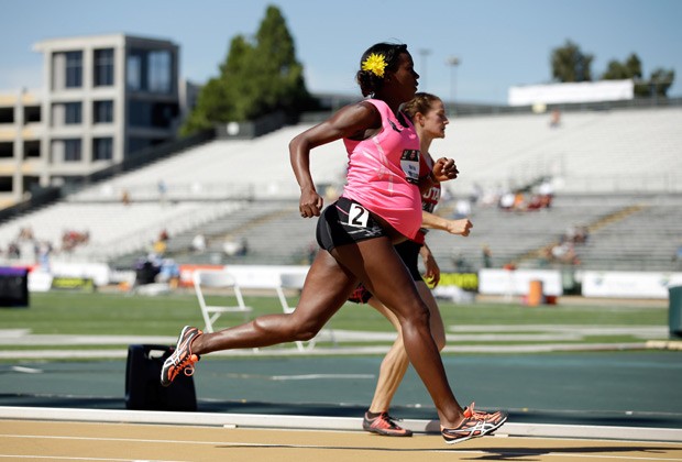 A CORREDORA Alysia Montaño disputa grávida a prova feminina dos 800m em Sacramento, na Califórnia (Foto: Getty Images)
