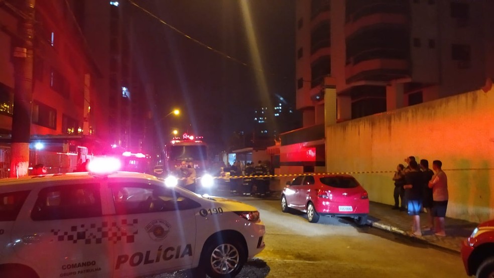 Incêndio deixou moradores da região preocupados. Ninguém se feriu. — Foto: Reprodução/Praia Grande Mil Grau