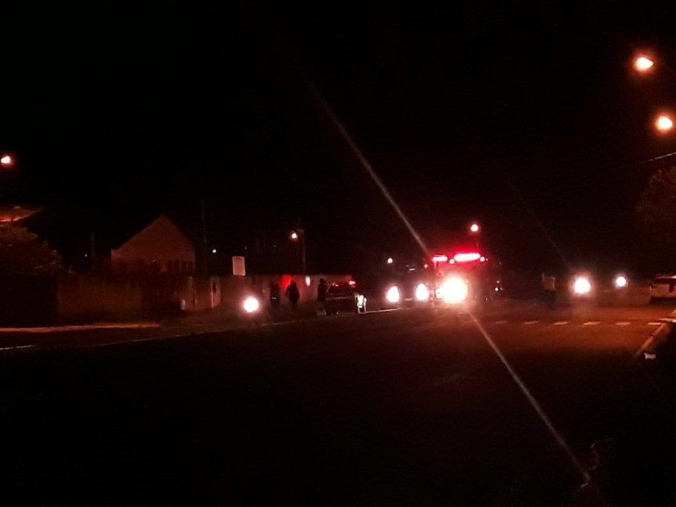 Bandidos tentaram atear fogo no prédio do Cras, no bairro Nova Cidade (Foto: Arquivo pessoal )