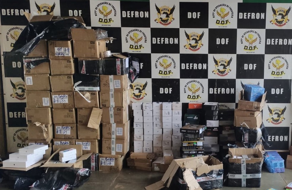 Mercadoria contrabandeada foi apreendida em MS — Foto: Polícia Militar/Divulgação