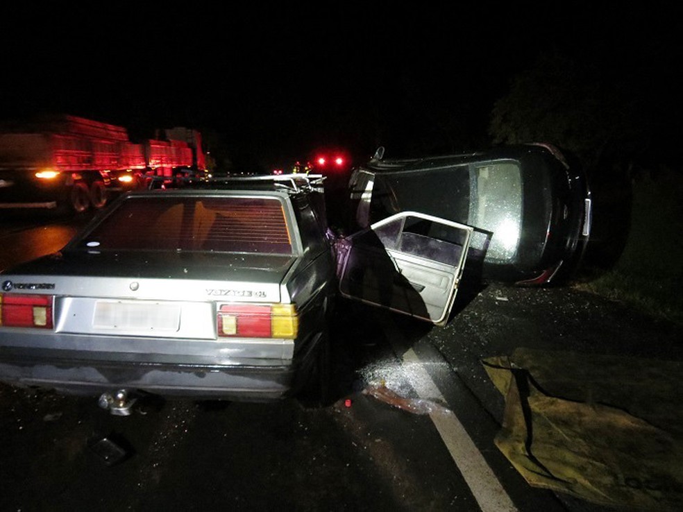 Uma pessoa morreu e outras três ficaram feridas em Junqueirópolis (SP) — Foto: Jorge Zanoni