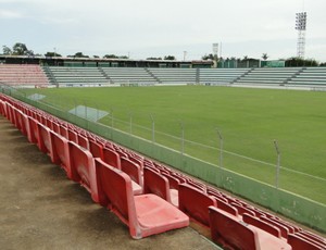 Estádio Bernardo Rubinger de Queiroz, em Patos de Minas (Foto: Rafael Farias)